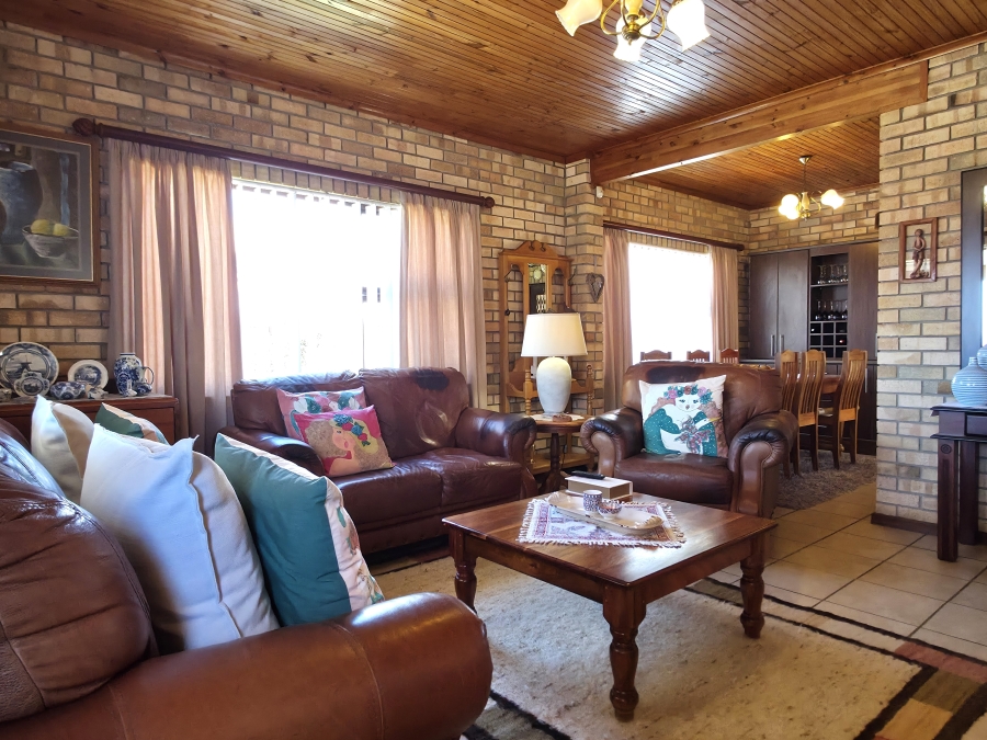 4 Bedroom Property for Sale in Noorsekloof Eastern Cape